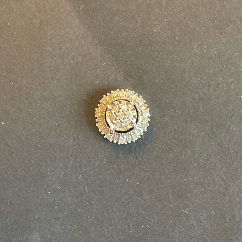 1 Carat Diamond Cluster Earrings - Picture 4 of 9